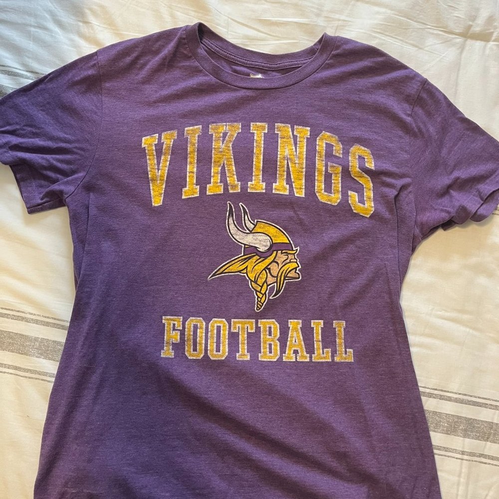 NFL MN Vikings Purple Shirt - size M
